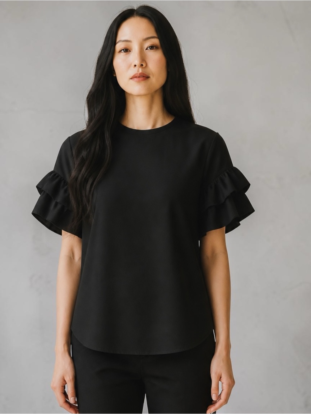 Pleione Black blouse with ruffle in the sleeves. By pleione _Size medium